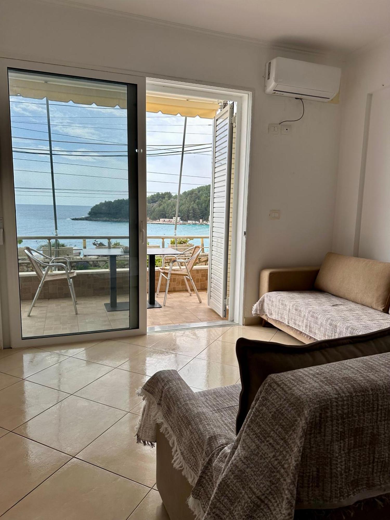 Fane's Apartment Himare